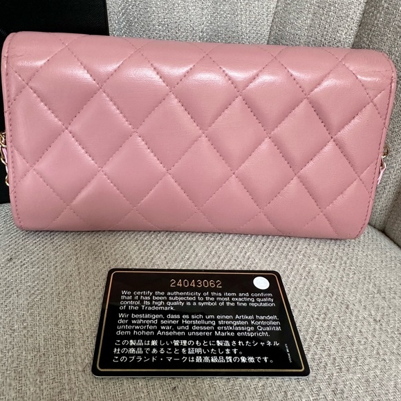 COPY - CHANEL CC Pink Quilted Leather Wallet on Chain - Picture 2 of 14